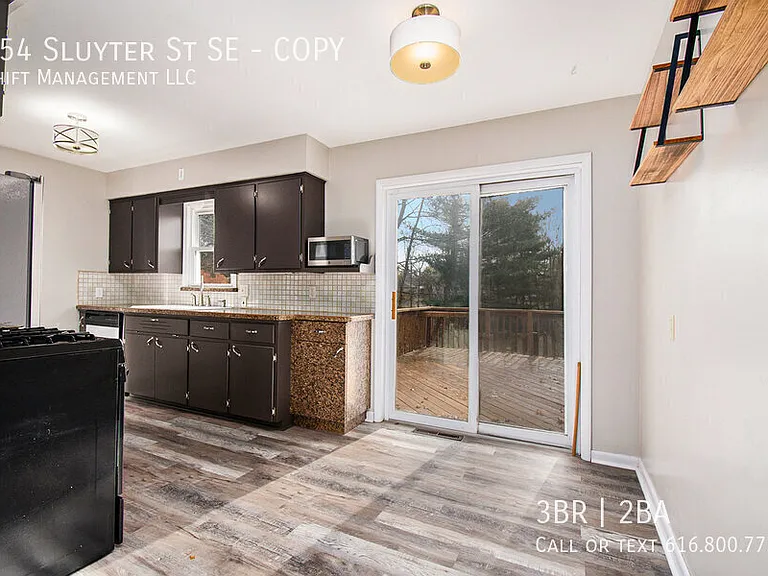 954 Sluyter St SE #COPY — Photo 4