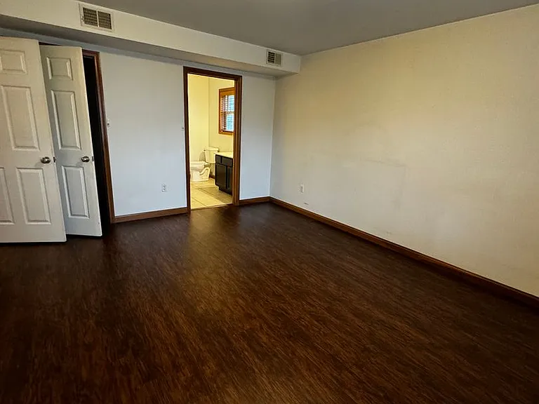112 College Avenue — Photo 19
