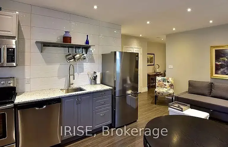 2 Selwood Ave #1A — Photo 4