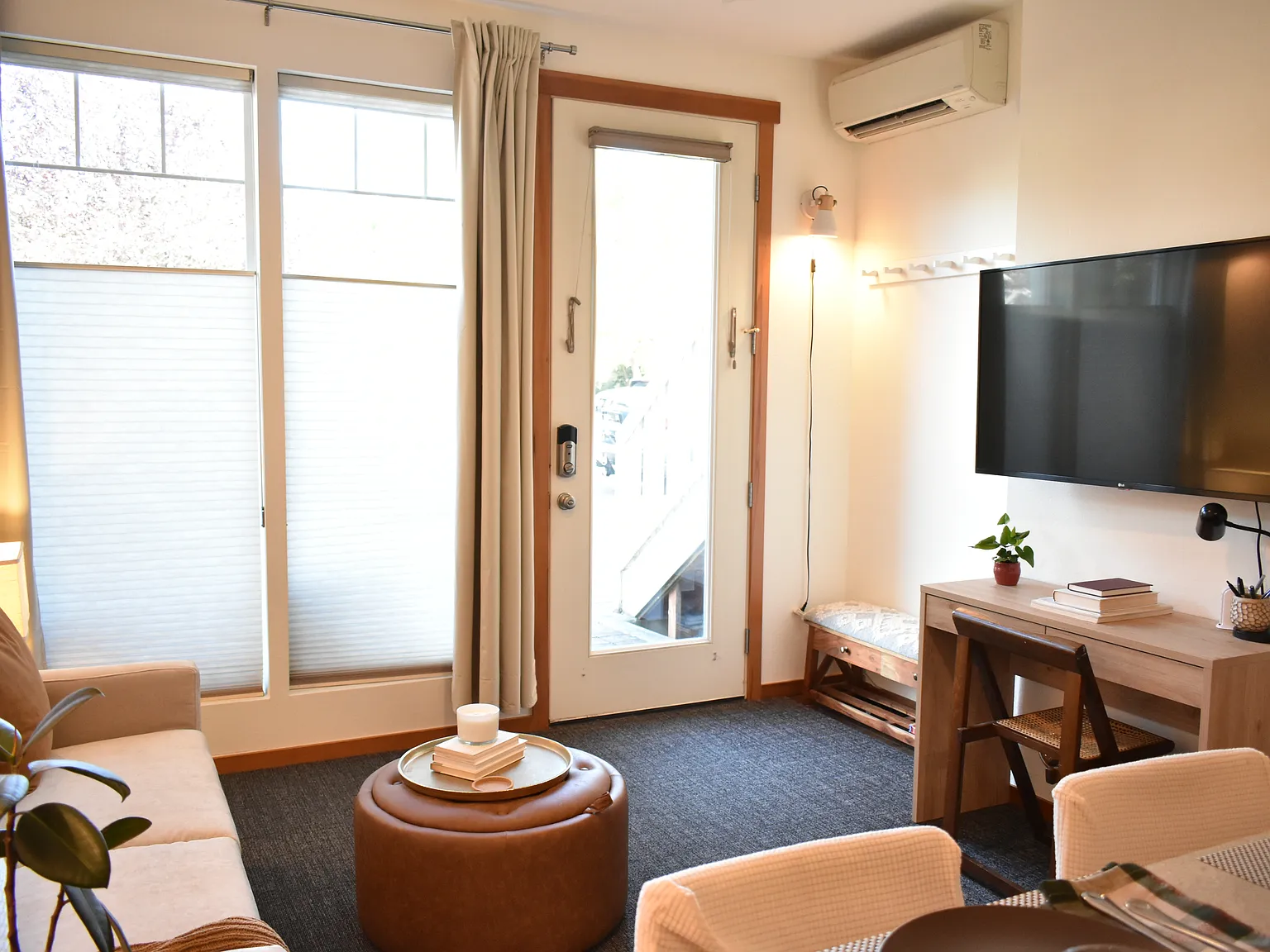 1 bed, 585 sqft, $2,195 — Photo 2