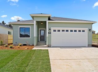 309 Christopher Way, Talent, OR 97540