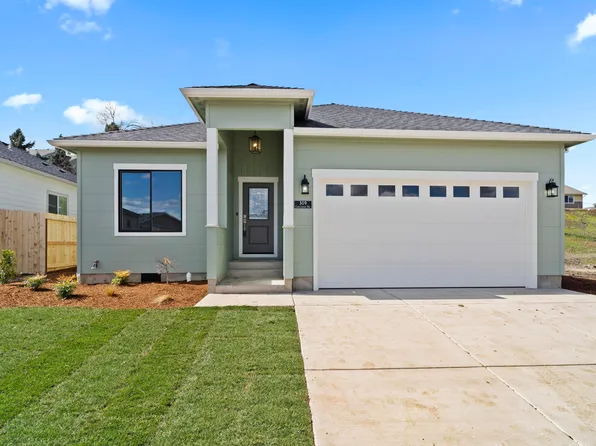 309 Christopher Way, Talent, OR 97540