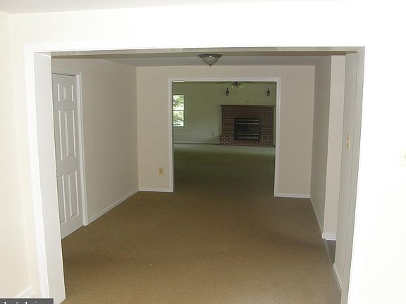 5th image of 45120 Millstone Ln