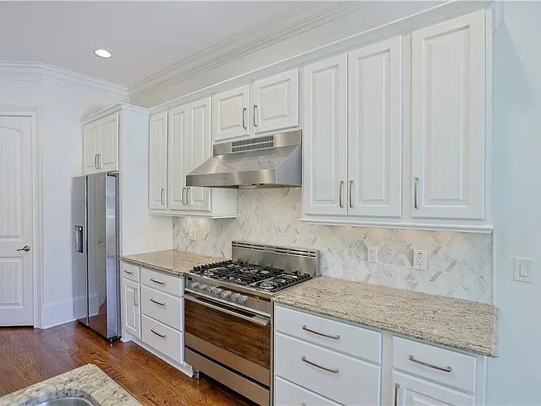 1296 Lenox Park Blvd — Photo 29