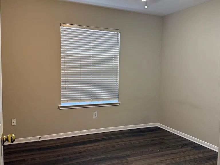 7111 Favian Ct — Photo 8