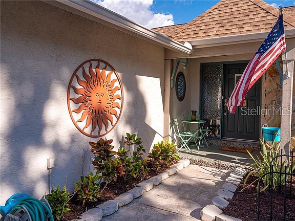 3rd image of 14916 Coldwater Ln