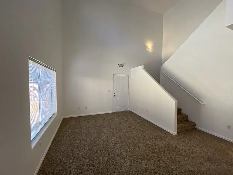 4915 E Russell Rd #142-8 — Photo 4