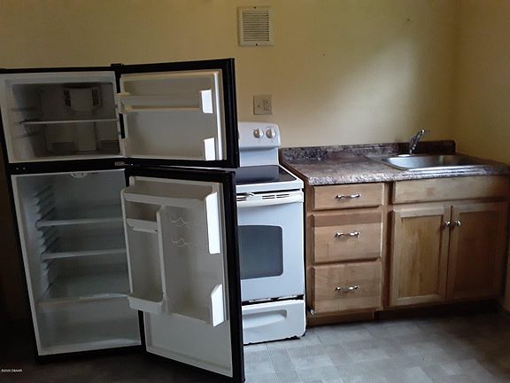 2nd image of 615 Tanglewood St