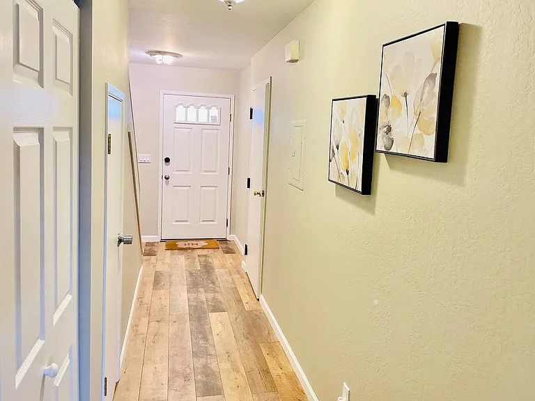 317 Cottonwood Ct — Photo 17
