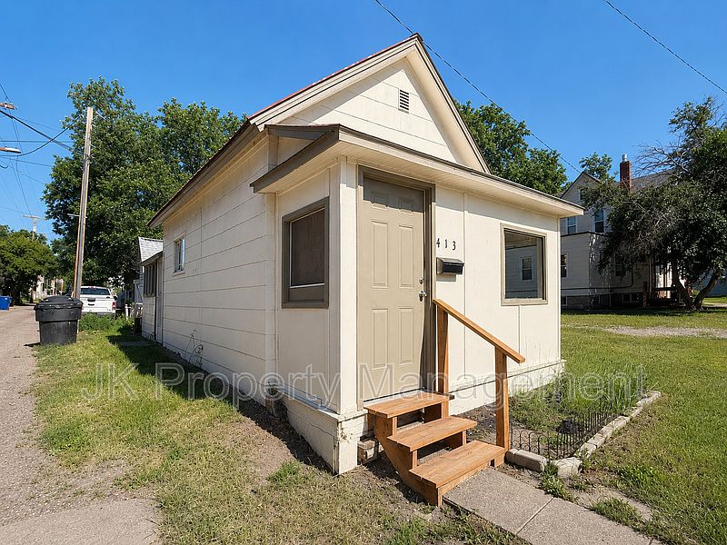 1st image of 413 6th St S