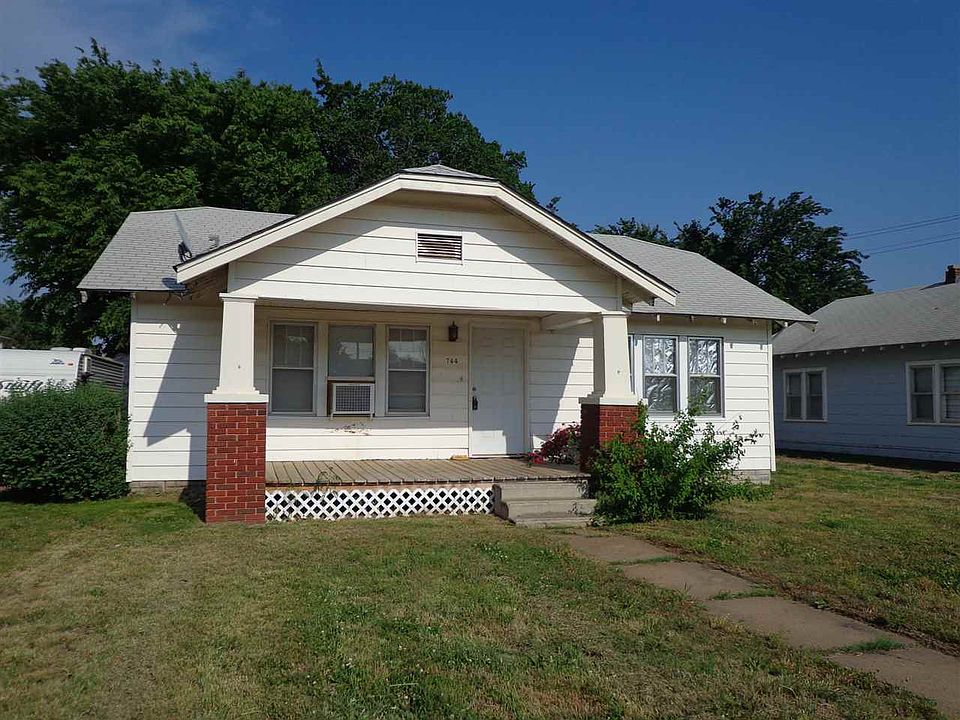 1st image of 744 Marland Dr