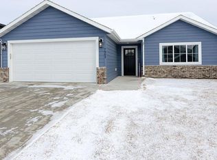 7903 Buckthorn Ave, Horace, ND 58047