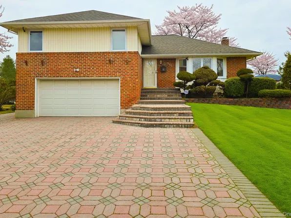 117 Olive Lane, Manhasset Hills, NY 11040