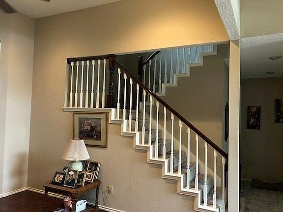 3rd image of 6816 Dogwood Ln