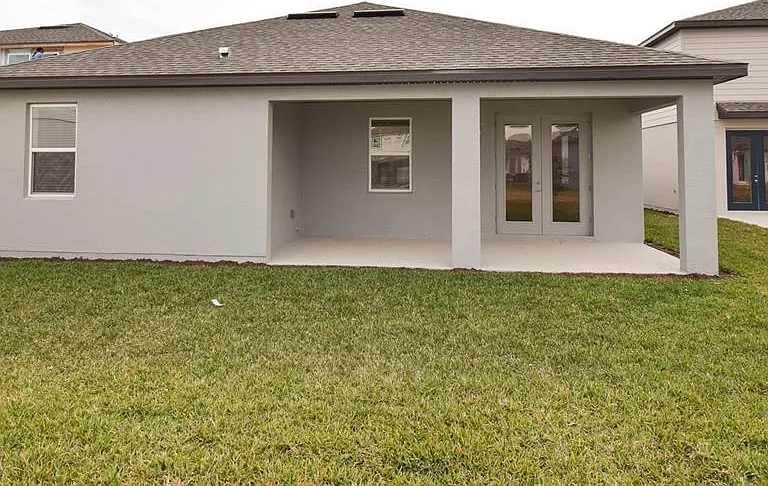 2370 Lancashire St — Photo 4