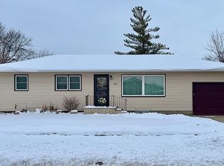 409 E 33rd St, South Sioux City, NE 68776