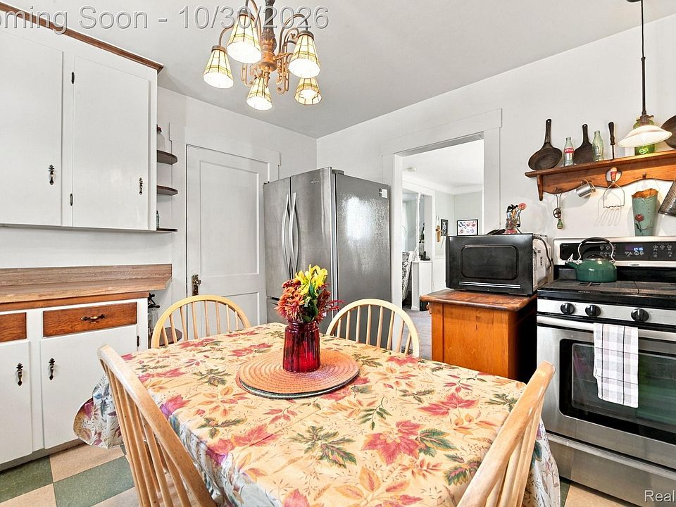 411 Hawthorn Ave, photo 8