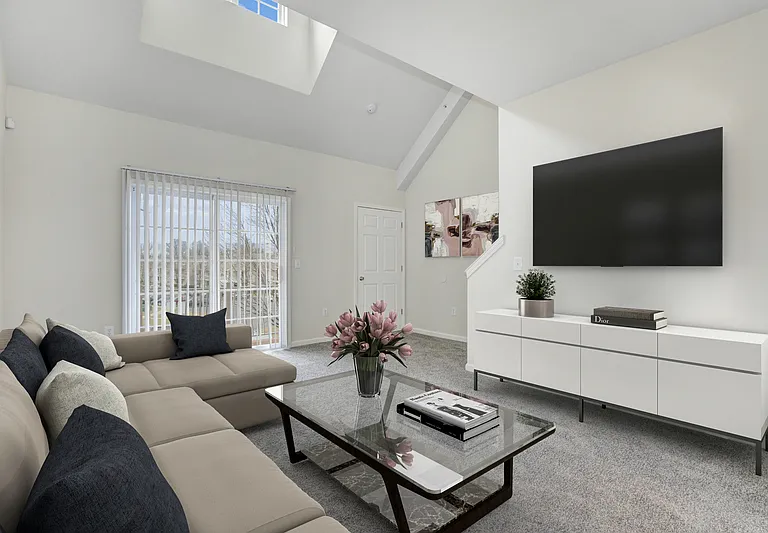 Green Hill Luxury Rentals — Photo 16