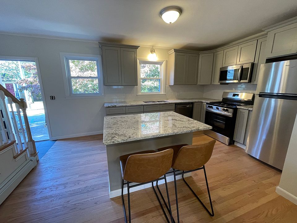 1st image of 78 Duke St #1