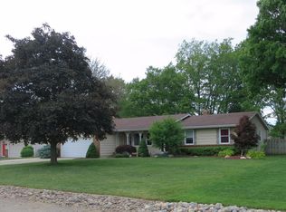 2521 Almar St, Jenison, MI 49428