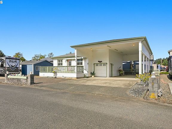 3rd image of 5 Pond Ln
