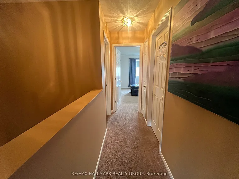 827 Como Cres — Photo 10