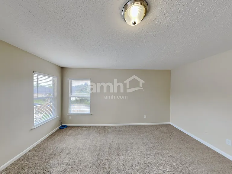 664 Mackenzie Cir — Photo 14