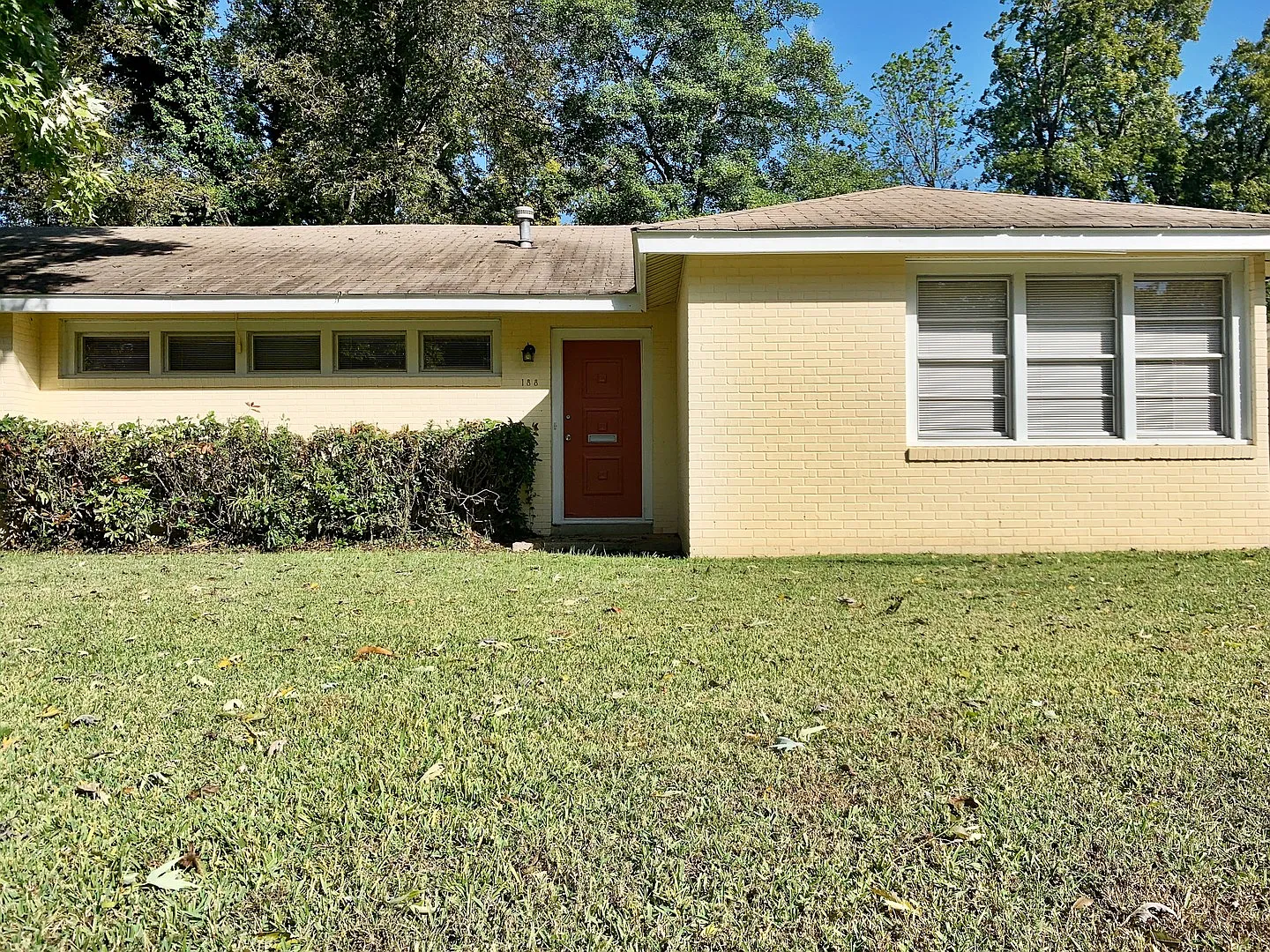 3 Bedroom 2 bathroom — Photo 2