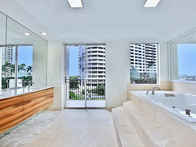 3500 Island Blvd #DPH01 — Photo 30