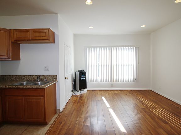 5th image of 777 S Westmoreland Ave #207A