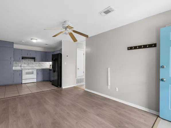 1301 Redwood Ln APT A, Gulf Breeze, FL 32563
