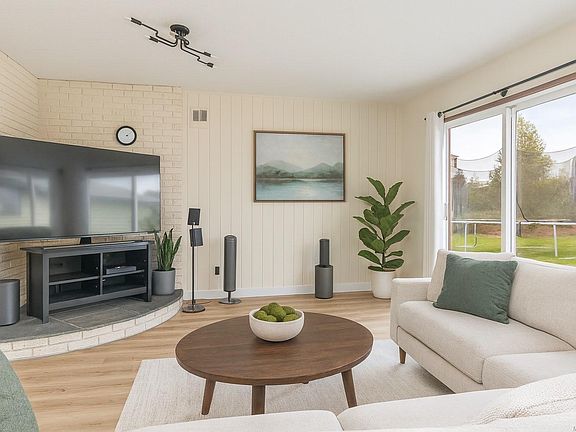 4th image of 10880 Grandview Rd