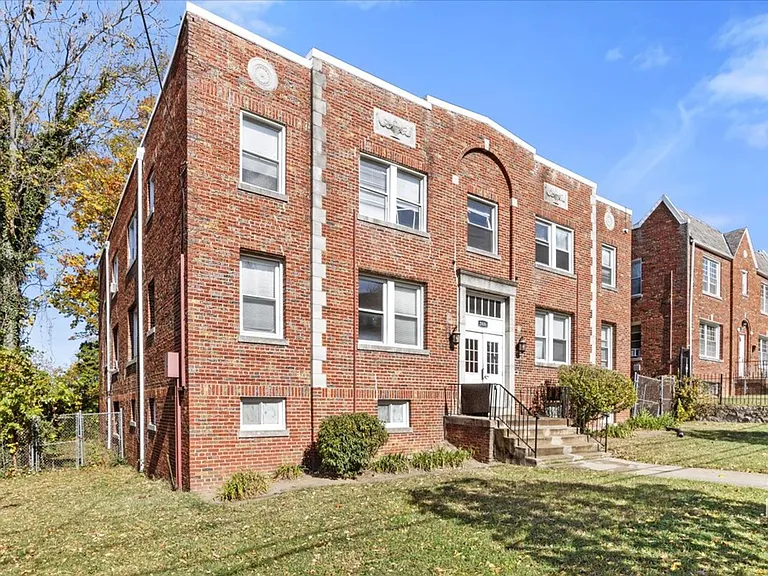 2806 O St SE — Photo 20