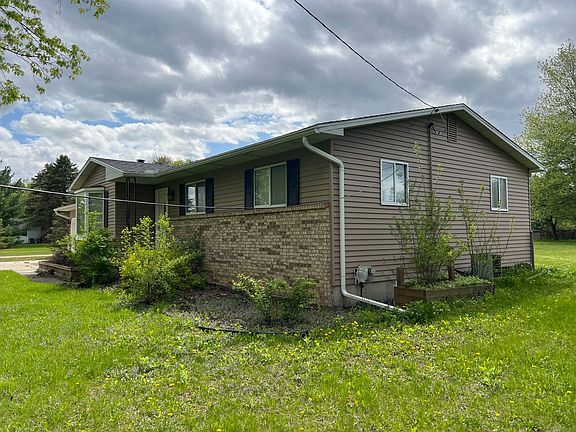 2nd image of 7379 N Linden Rd