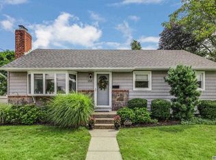 250 N 7th St, Bethpage, NY 11714