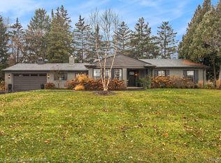 20757 Lujon Dr, Northville, MI 48167
