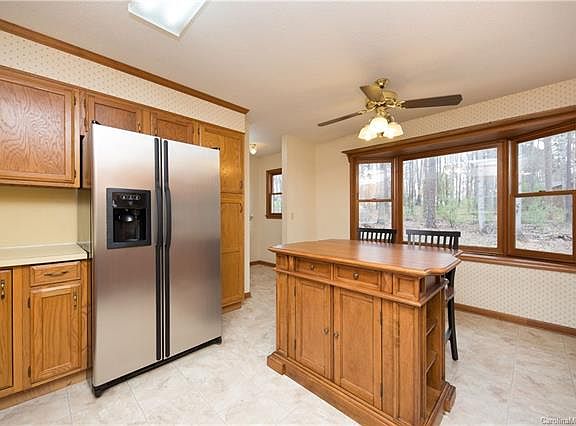 4th image of 2048 Fairhill Cir