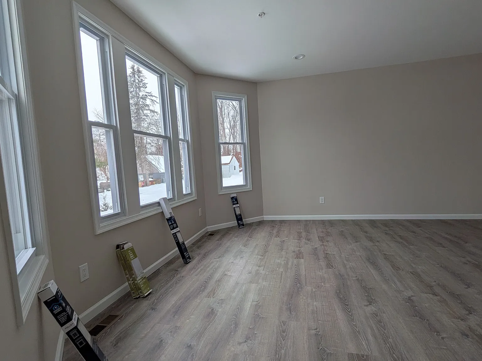 3 bed, 1350 sqft, $1,950 — Photo 3
