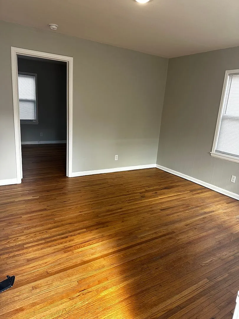 810 S Crestway — Photo 2