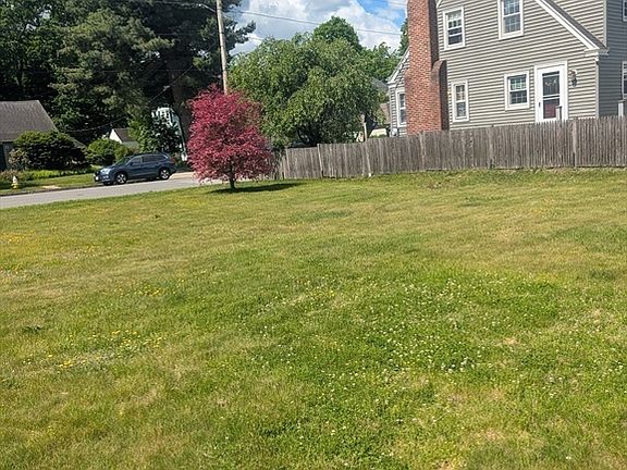 4th image of 35 Summerhill Ave