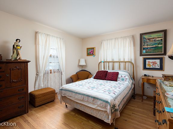 5th image of 4812 Wallbank Ave