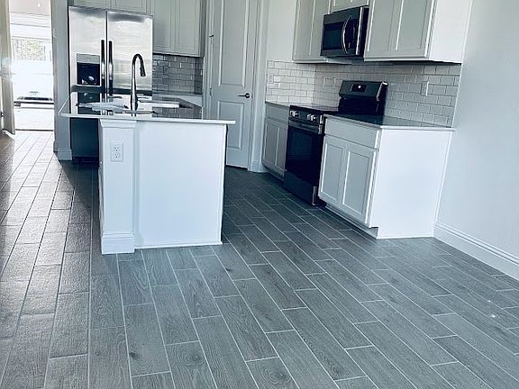 4th image of 59 Samantha Ct