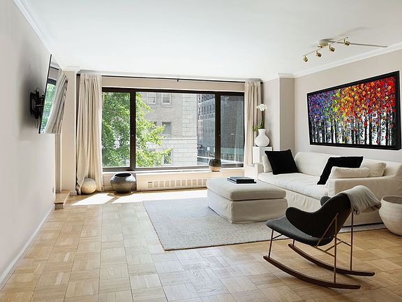 3rd image of 200 Central Park S APT 4I