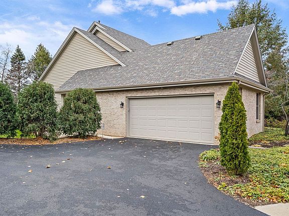 4th image of 2822 Cotswold Cir