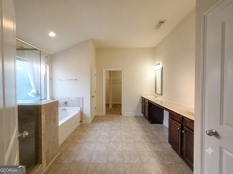 165 Regency Pl — Photo 14