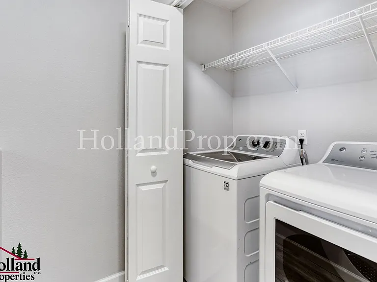 123 NE 75th Ave — Photo 16