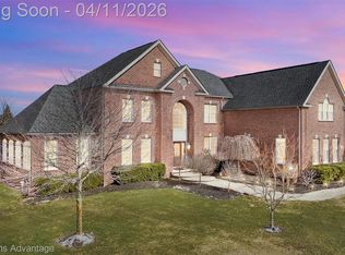 24936 Hadlock Dr, Novi, MI