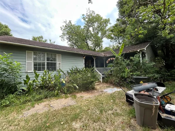 4739 13th St, Bacliff, TX 77518