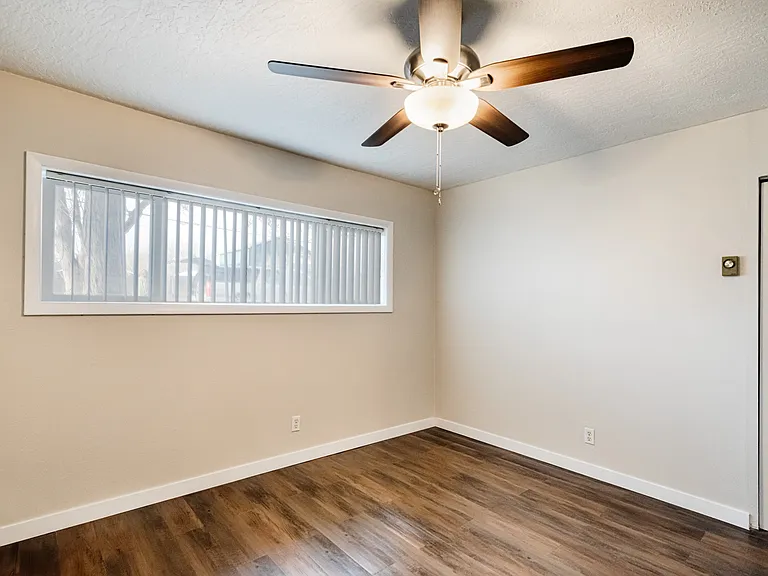 512 Elmwood Dr #1 — Photo 5