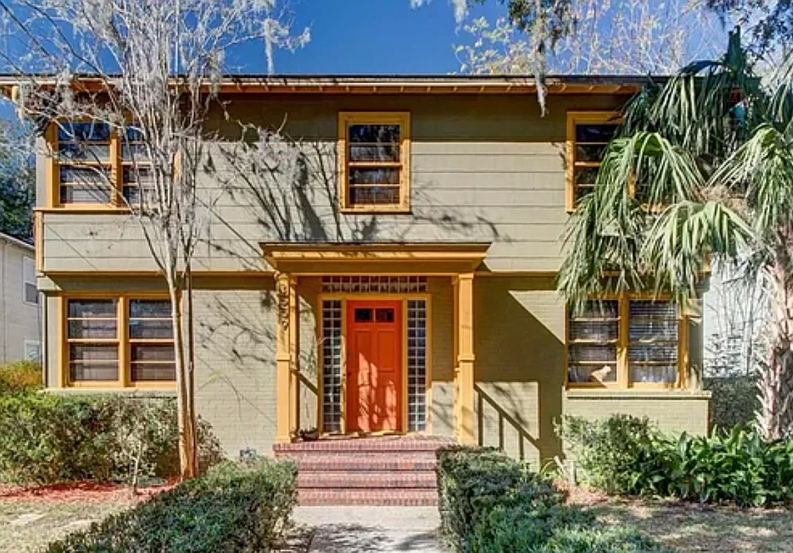 3559 Oak St — Photo 1